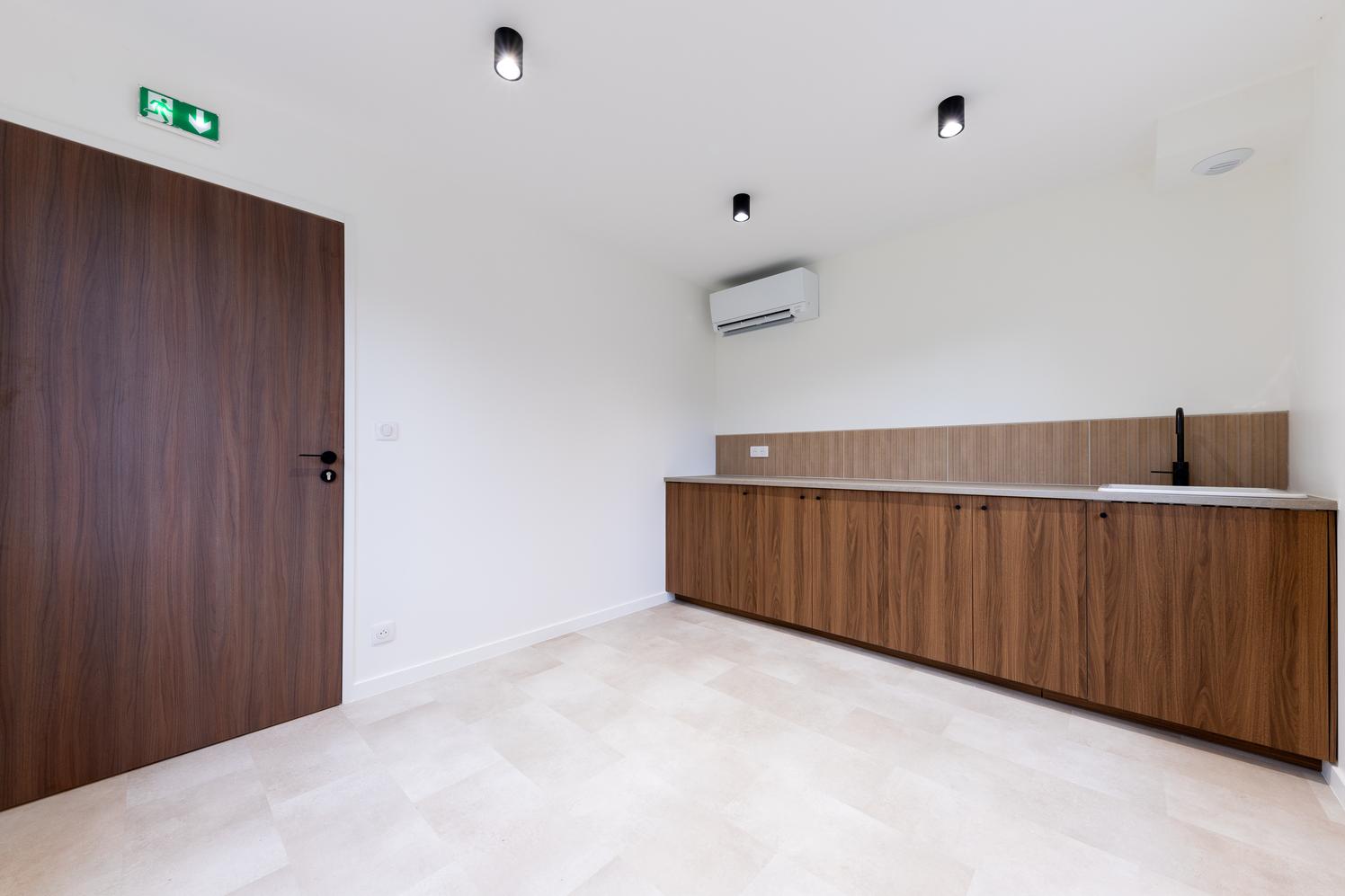 Trois salles de 11 m² rénovées, Tassin-la-Demi-Lune — photo 4
