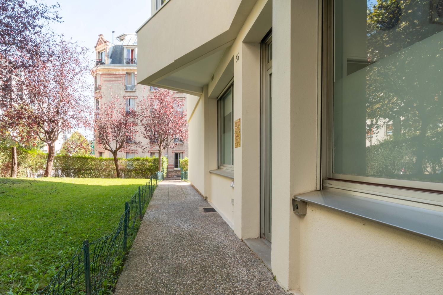 Local à louer dans un cabinet para médical à suresnes — photo 4