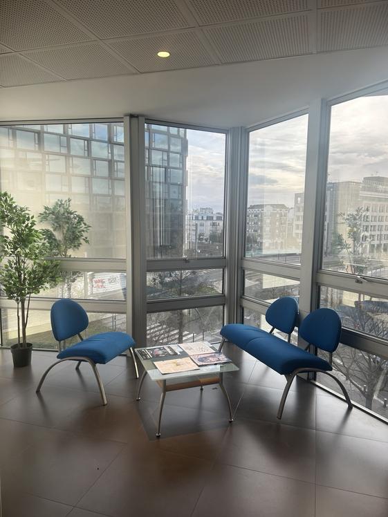 🏢 sous-location partielle cabinet bien-être – très bien situé, proche la défense — photo 2