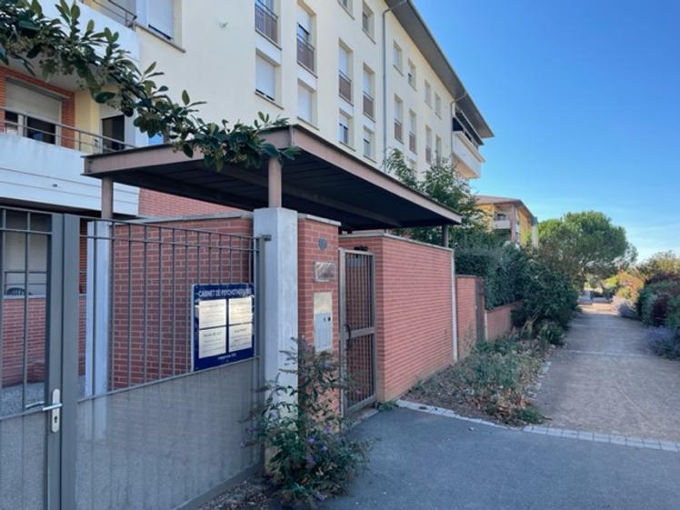 Bureau partagé dans un centre de psychothérapie à toulouse borderouge