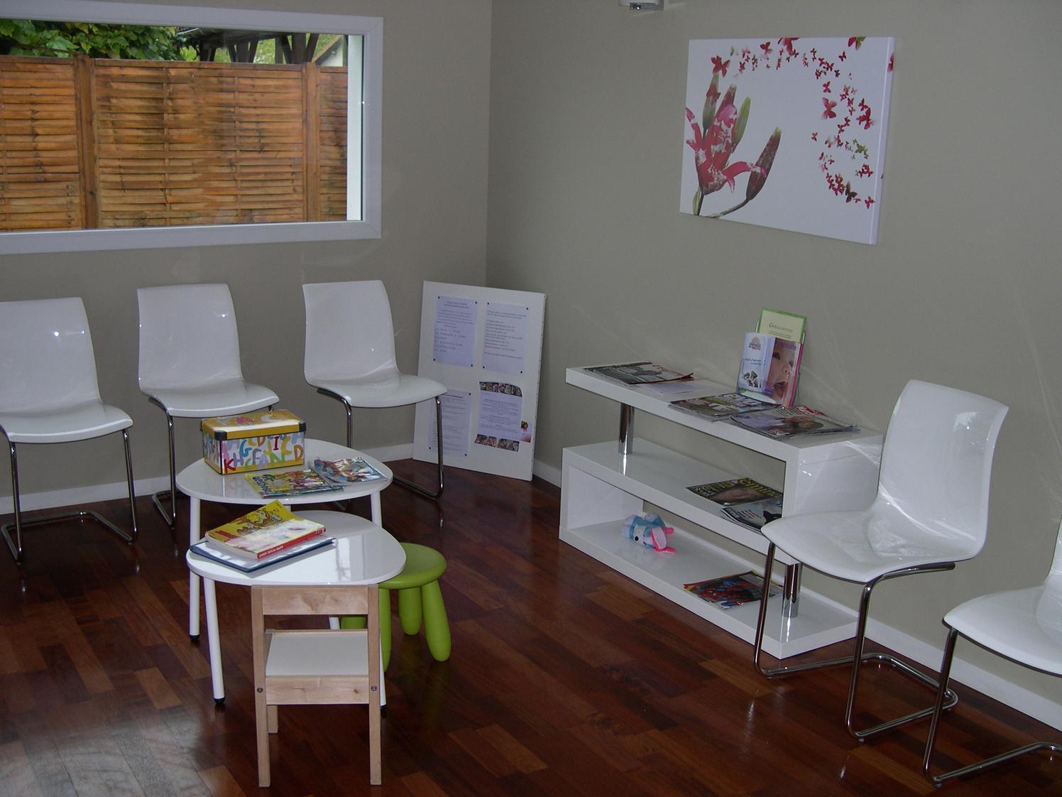 Local de 23 m² donnant sur jardin, groupe médical, Mérignac — photo 3