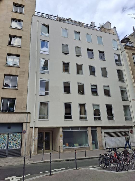 Bureau de 16 m² dans une société médicale, Palais-Royal, Paris 1er — photo 2