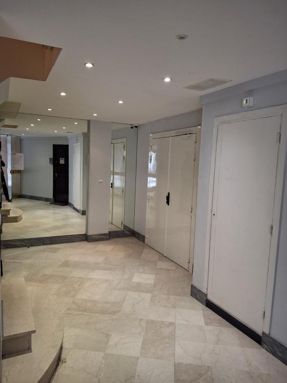 Bureau de 16 m² dans une société médicale, Palais-Royal, Paris 1er — photo 3