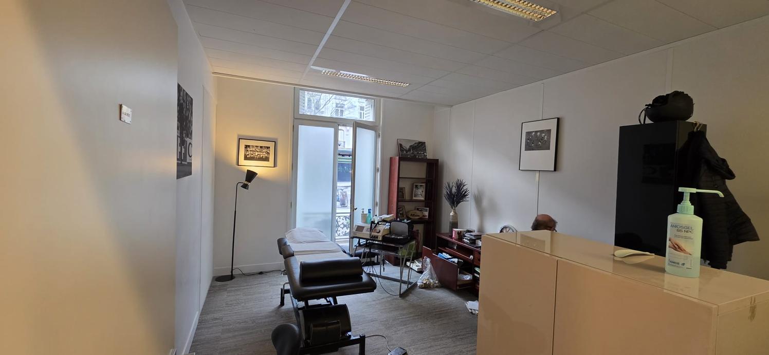 Location pièces de consultation dans cabinet de groupe paris 8e etoile