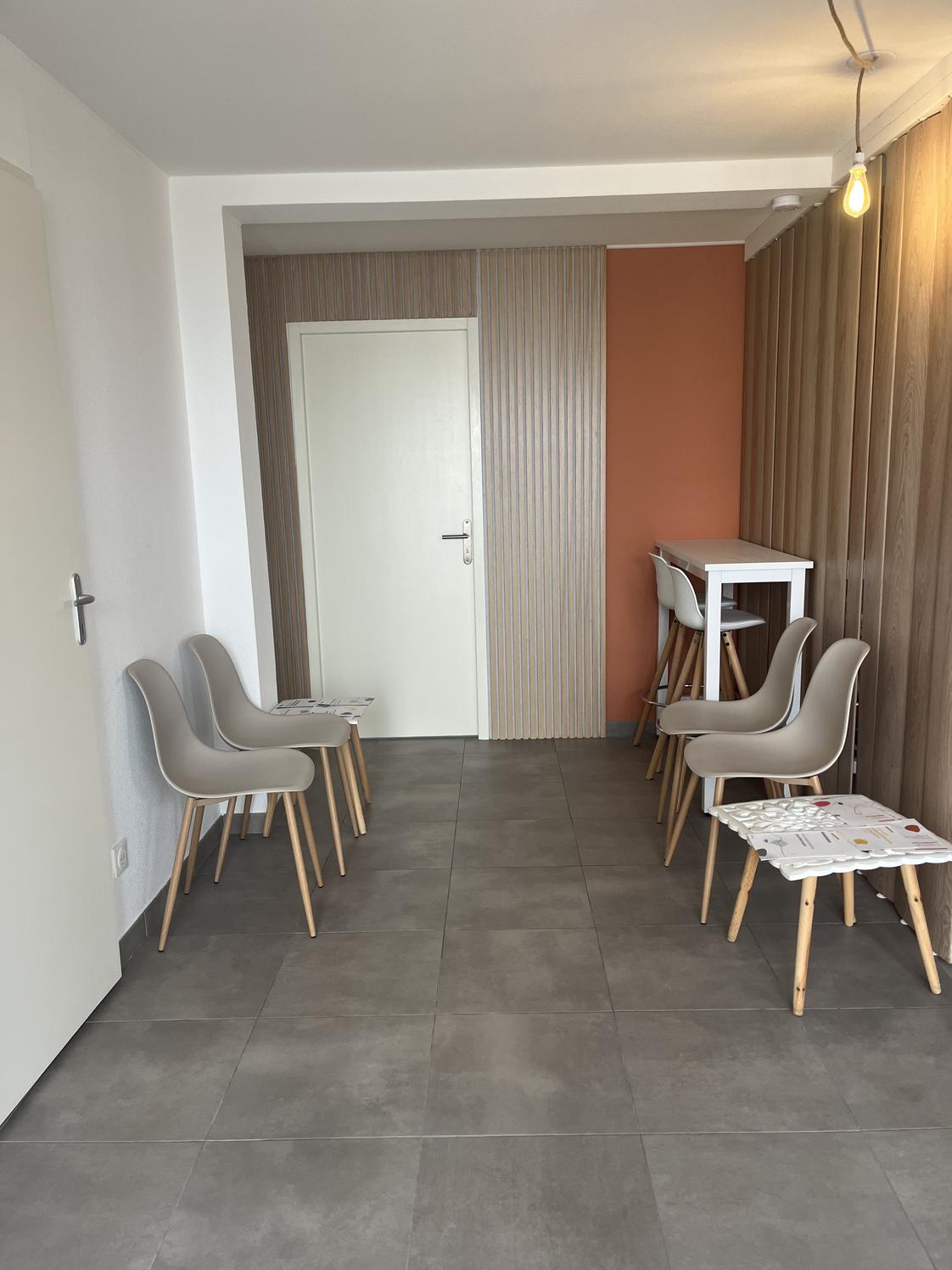Deux bureaux dans un cabinet paramédical accessible PMR, Bordeaux