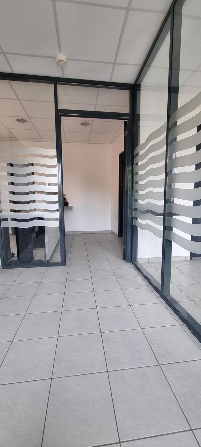 Local professionnel de 80 m² avenue de Gaulle, Libourne — photo 3