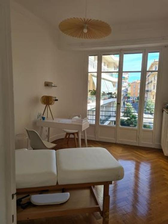 Cabinet de 12 m² avec balcon, santé des femmes, Nice — photo 3