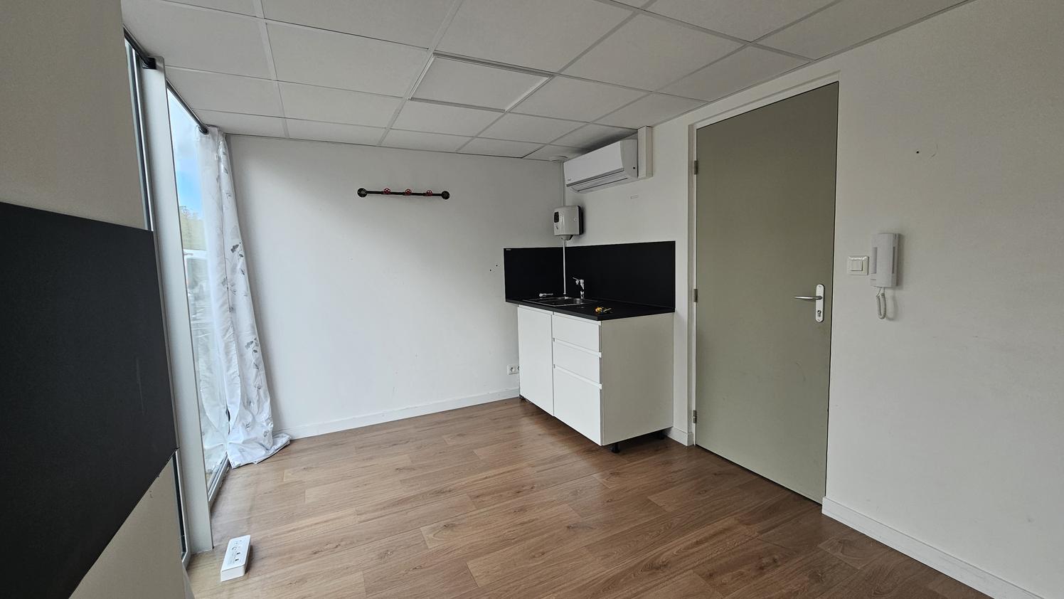 Cabinet lumineux de 12 m² boulevard du Massacre, Nantes — photo 5