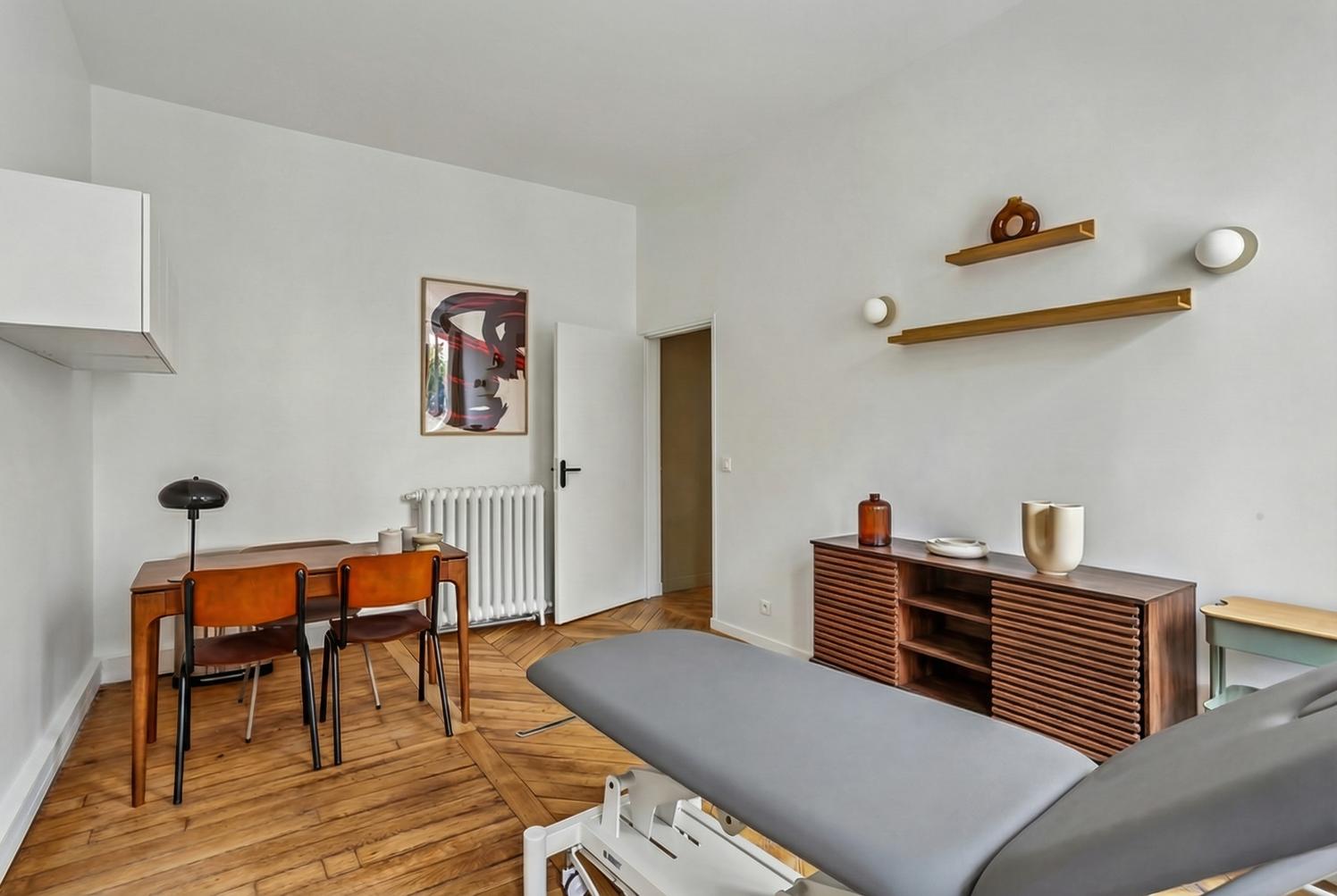Nouveau centre dans un immeuble haussmannien, rue Guersant, Paris 17e — photo 3