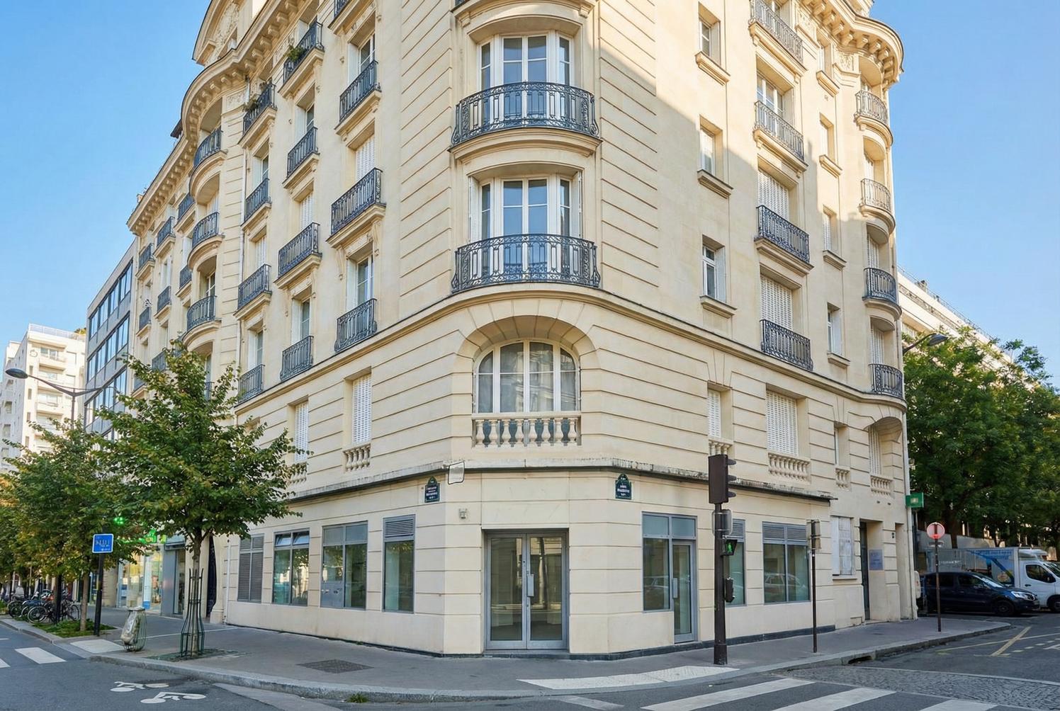 Nouveau centre dans un immeuble haussmannien, rue Guersant, Paris 17e — photo 5