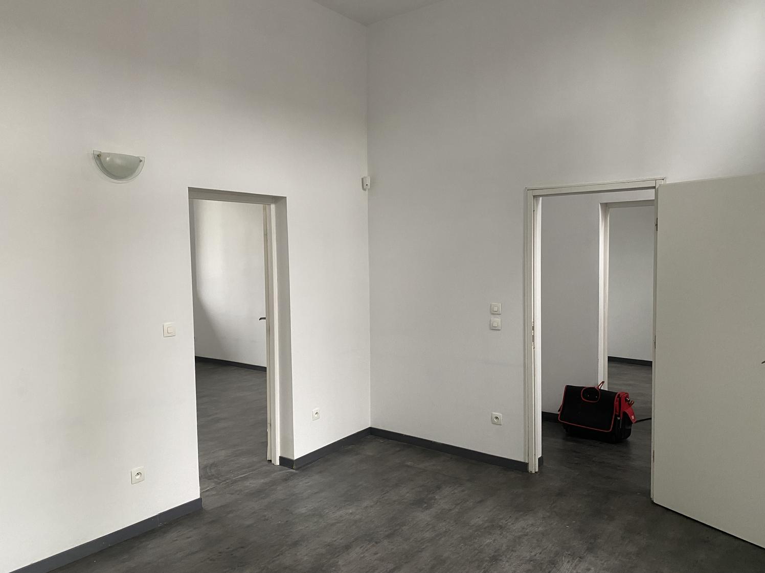 Local de 70 m² - 3 bureaux accès individuel rue et pmr — photo 5