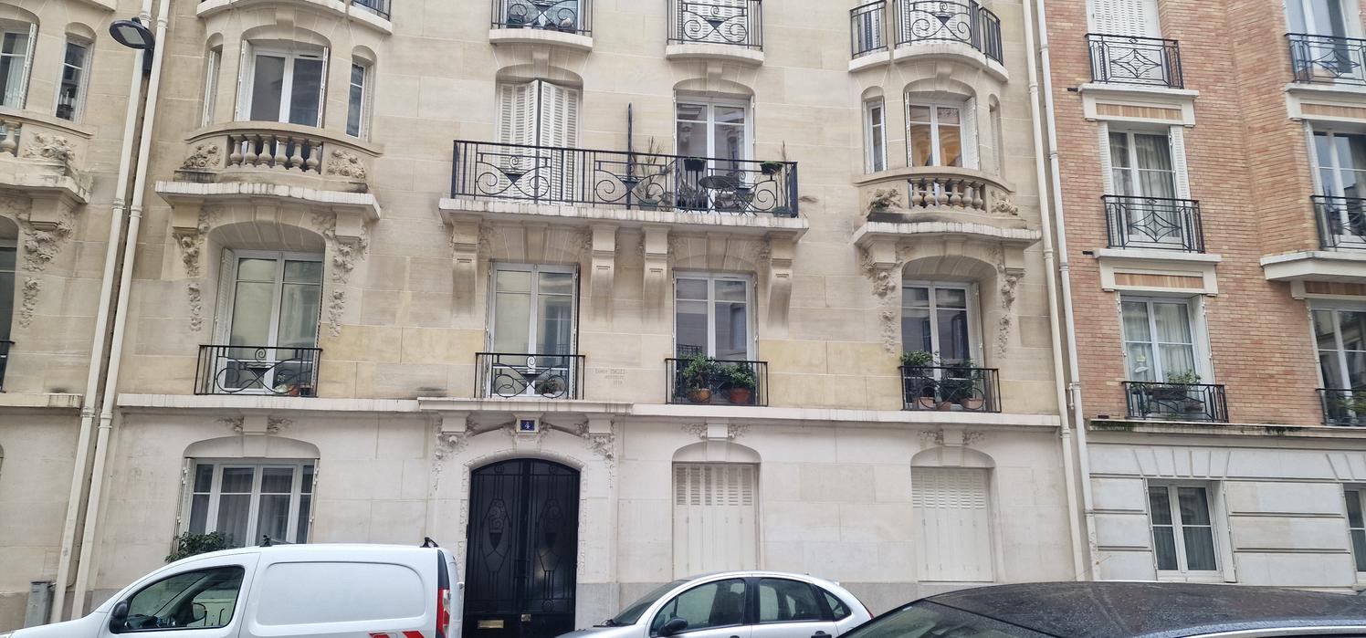 Deux bureaux dans un cabinet récent, rue Henri Duchêne, Paris 15e — photo 2