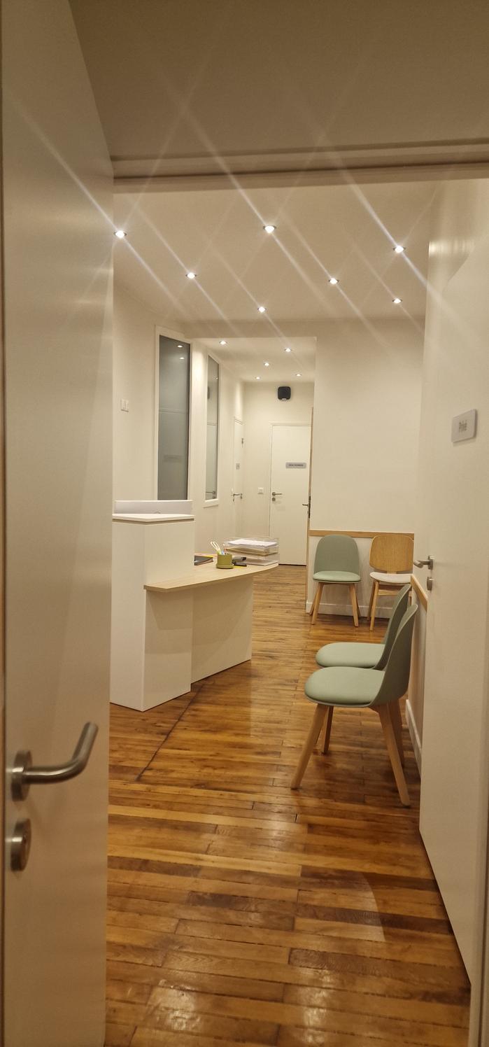Deux bureaux dans un cabinet récent, rue Henri Duchêne, Paris 15e — photo 4