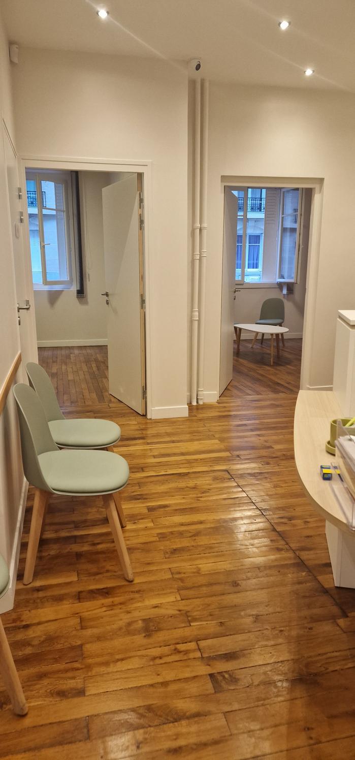 Deux bureaux dans un cabinet récent, rue Henri Duchêne, Paris 15e — photo 5