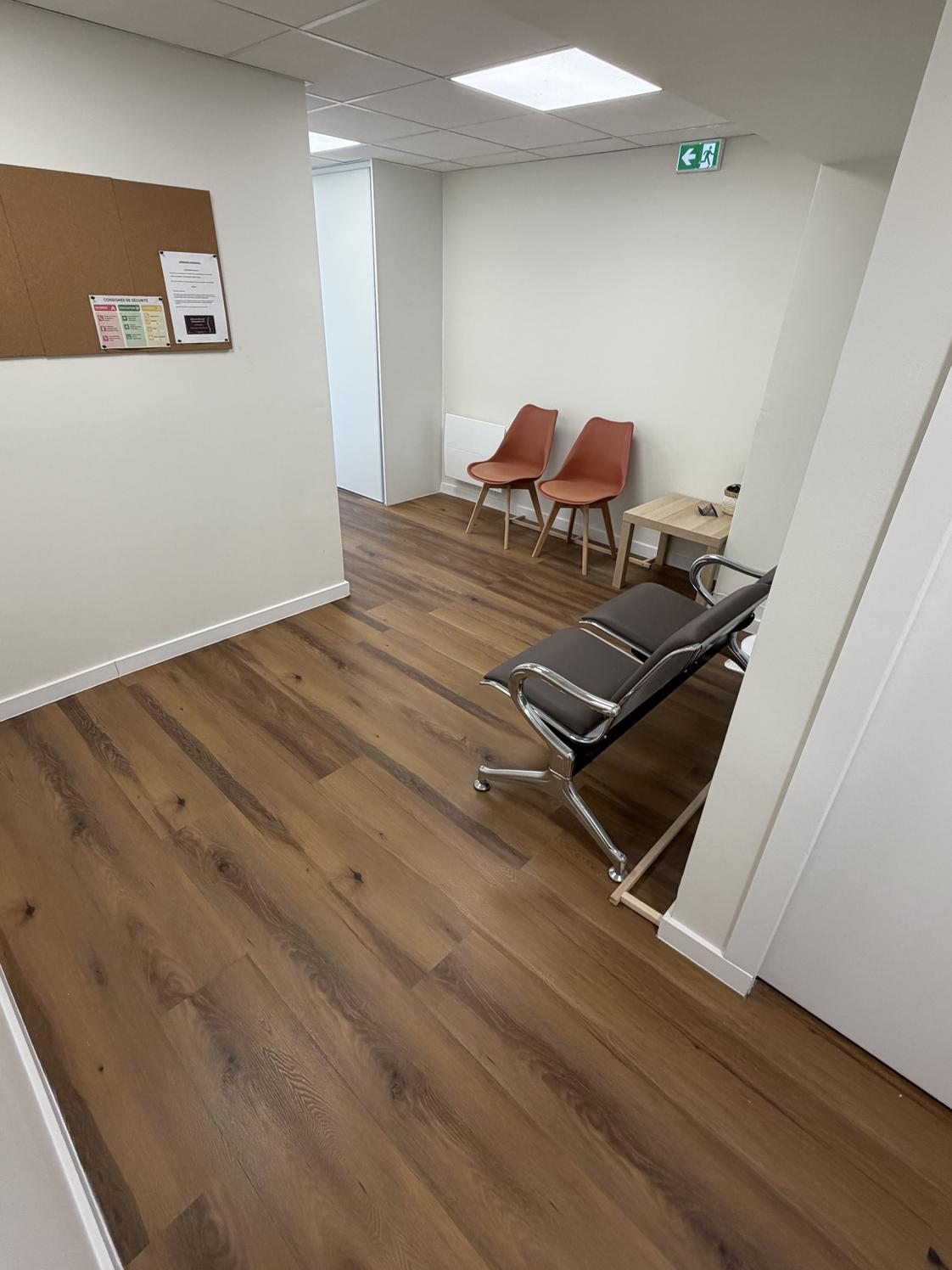Deux bureaux neufs dans une maison paramédicale, Geneston — photo 3