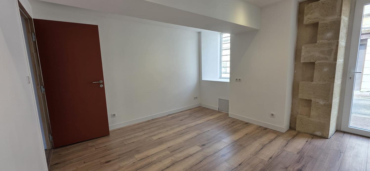 Bureau rénové de 16 m² avec isolation phonique, Créon — photo 3