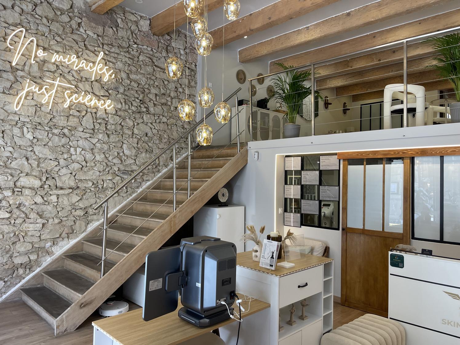 Bureau et salle de soins pour médecin esthétique, Marseille 6e — photo 3