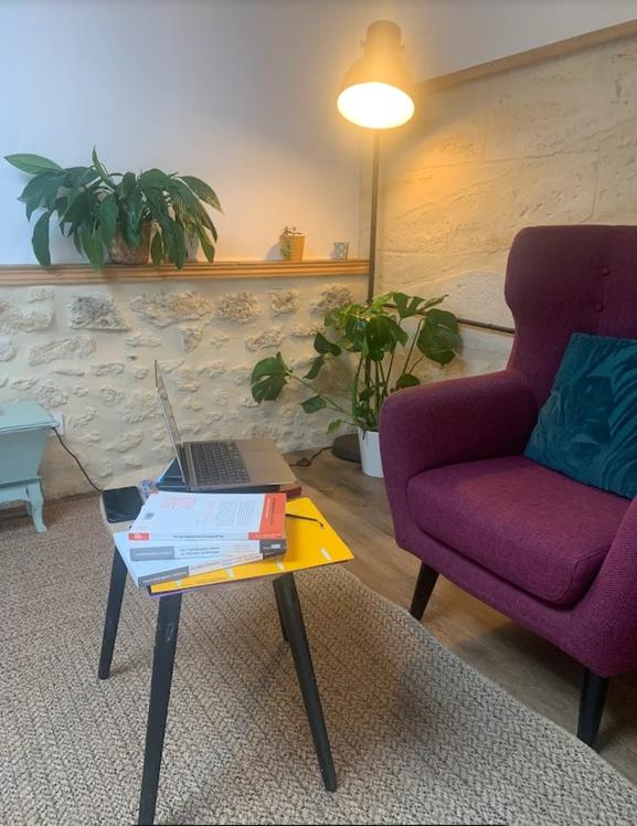 Bureau rénové de 20 m² dans un centre de soins, Créon — photo 4