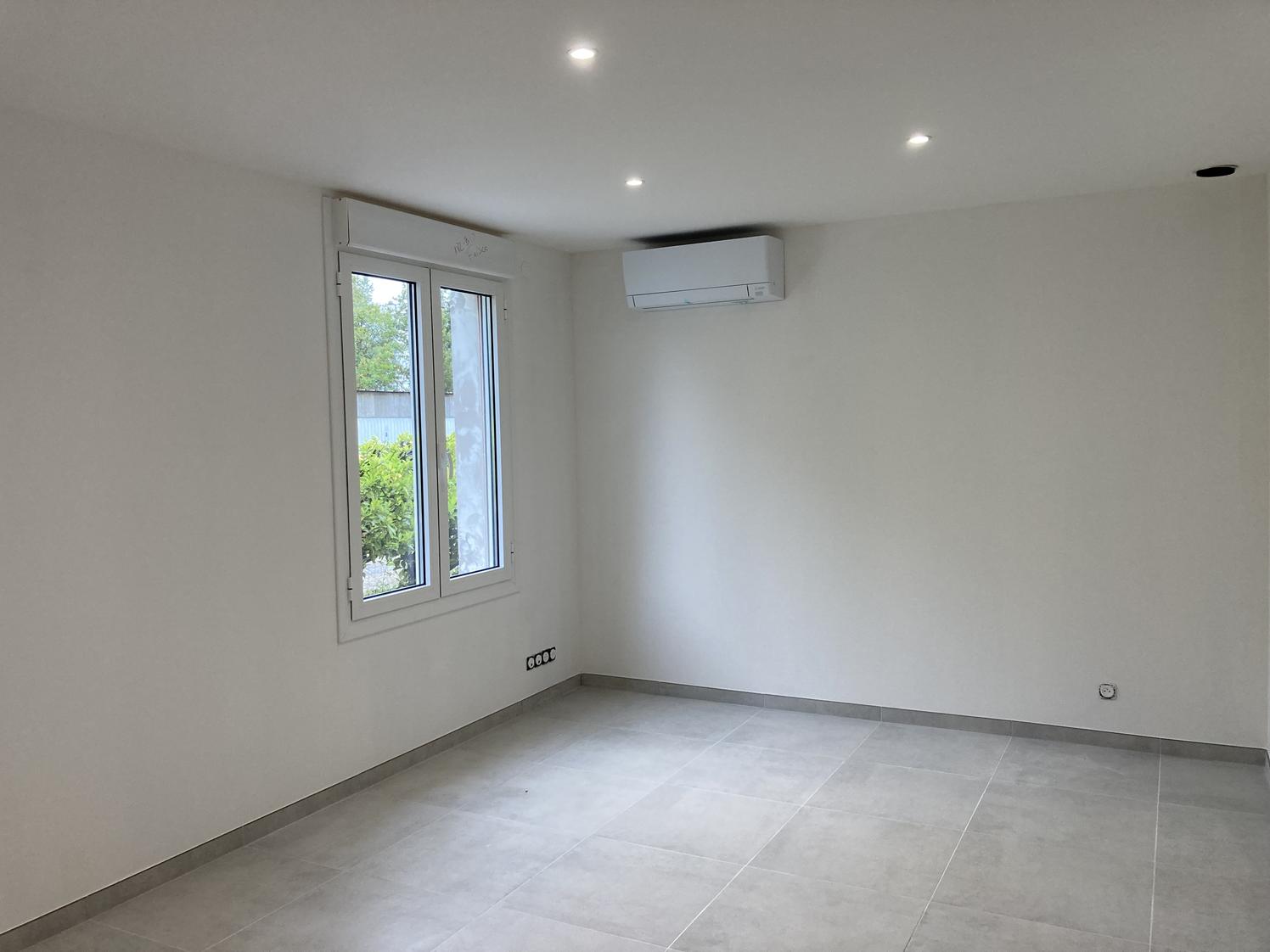 Bureau de 18 m² dans un pôle paramédical neuf, Bassens — photo 2