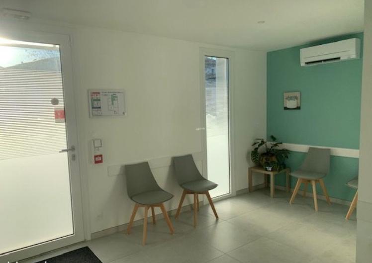 Bureau de 18 m² dans un pôle paramédical neuf, Bassens — photo 3