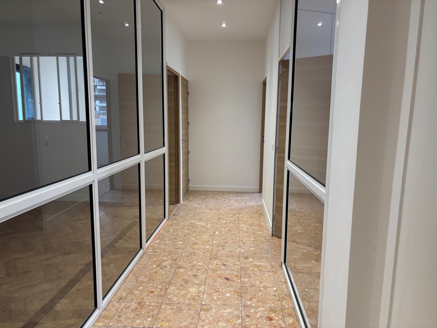 Local de 82 m² refait à neuf rue Manin, Paris 19e — photo 3
