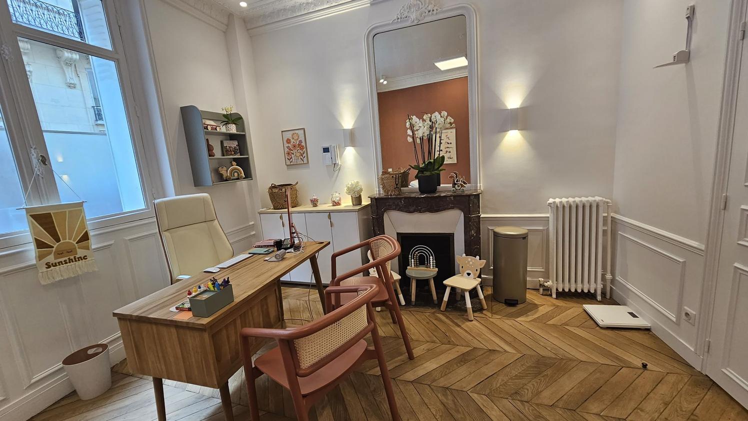 Box de 21 m² dans un immeuble haussmannien, Paris 16e — photo 3