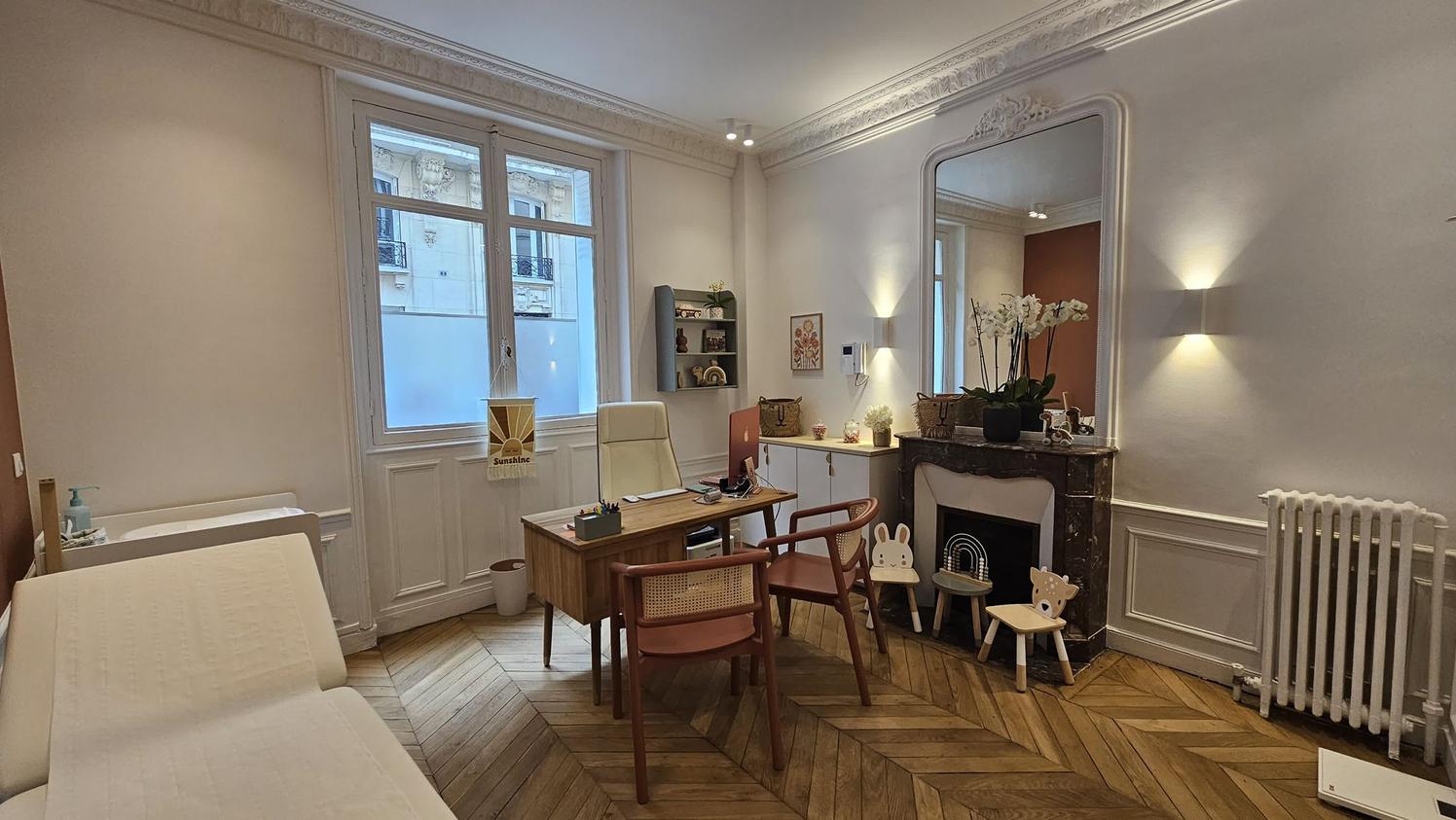 Box de 21 m² dans un immeuble haussmannien, Paris 16e — photo 4