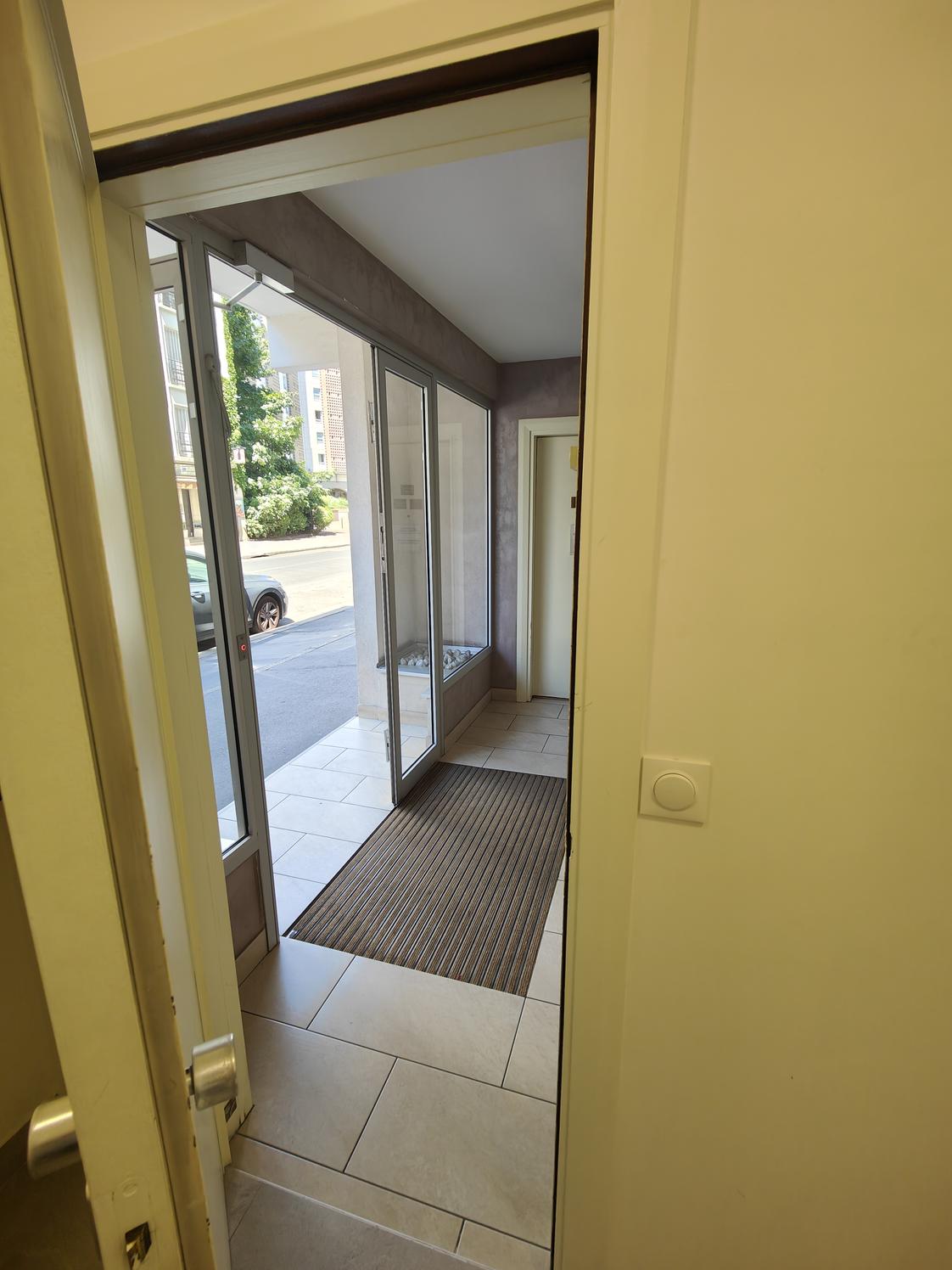 Espace rénové de 37 m² pour un ou deux praticiens, Paris 15e — photo 3