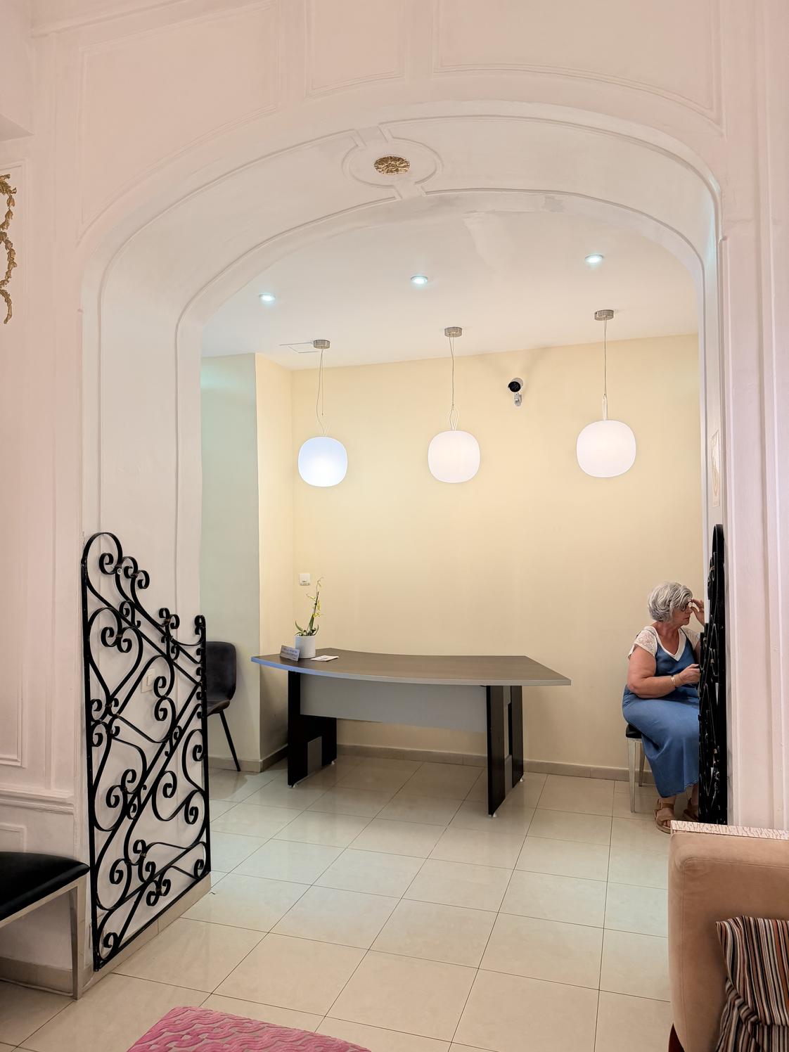 Bureau de 18 m² en rez-de-chaussée, immeuble classé, Nice — photo 3