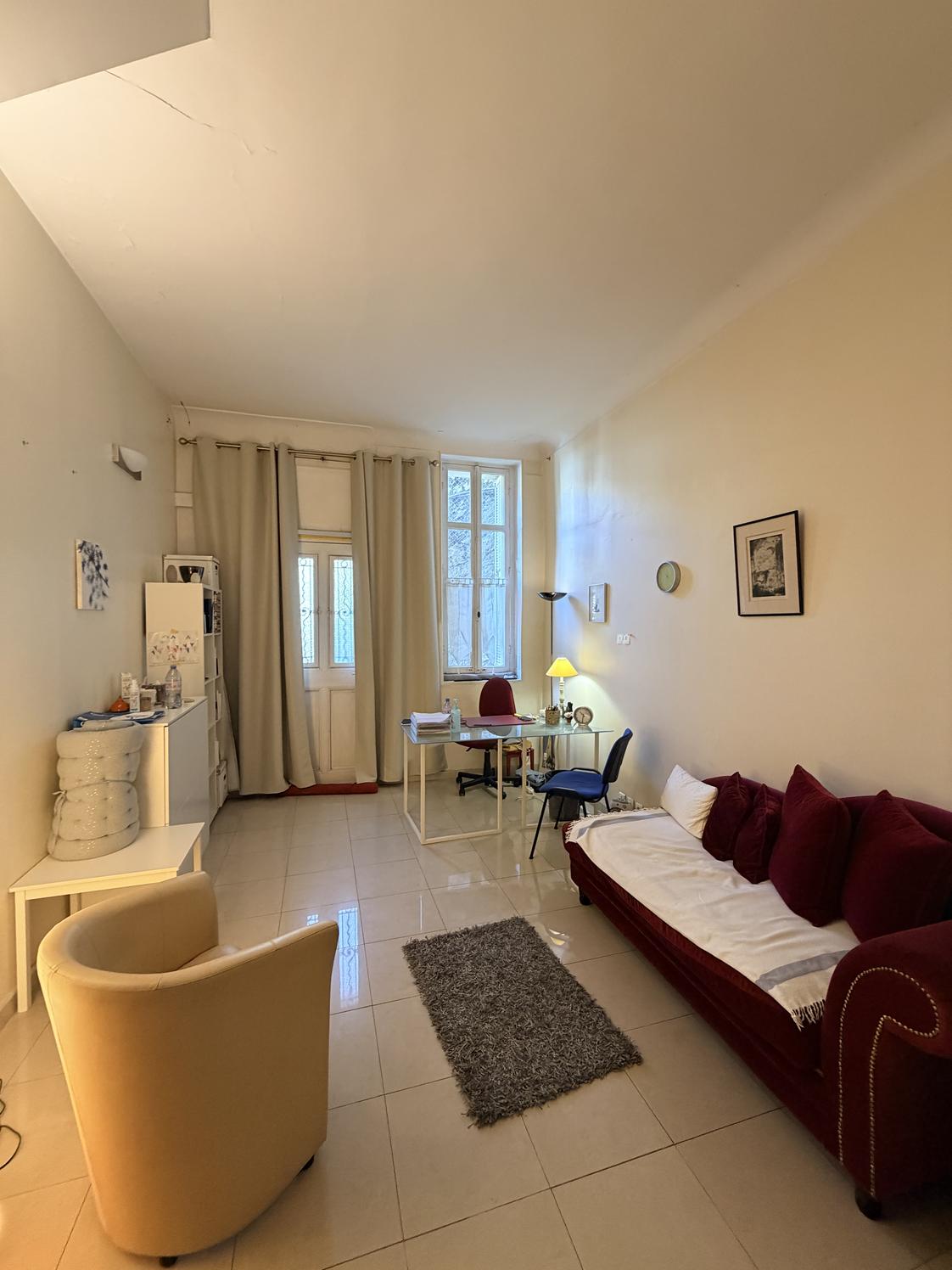 Bureau de 18 m² en rez-de-chaussée, immeuble classé, Nice — photo 5