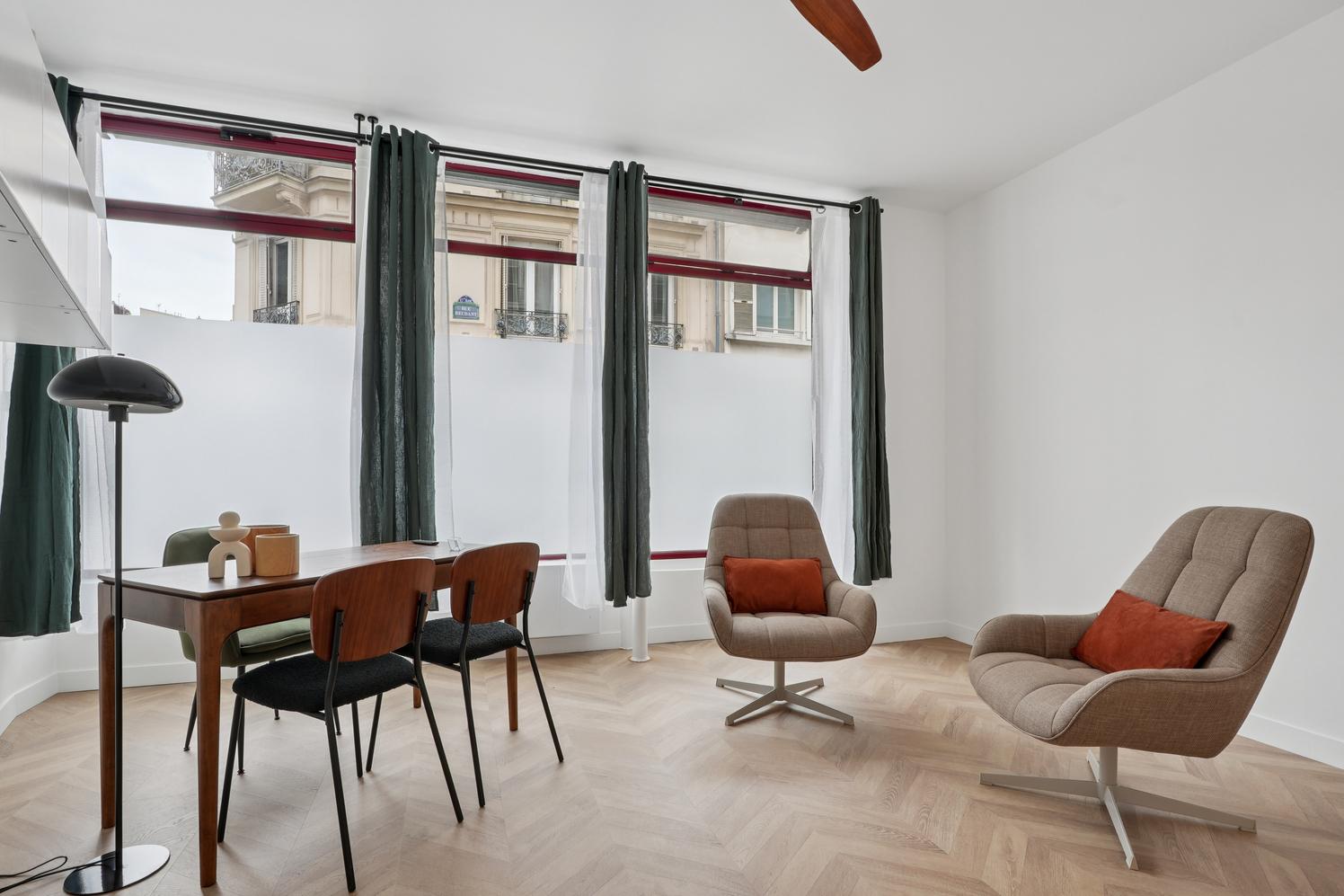 Centre pluridisciplinaire de 130 m² aux Batignolles, Paris 17e — photo 3