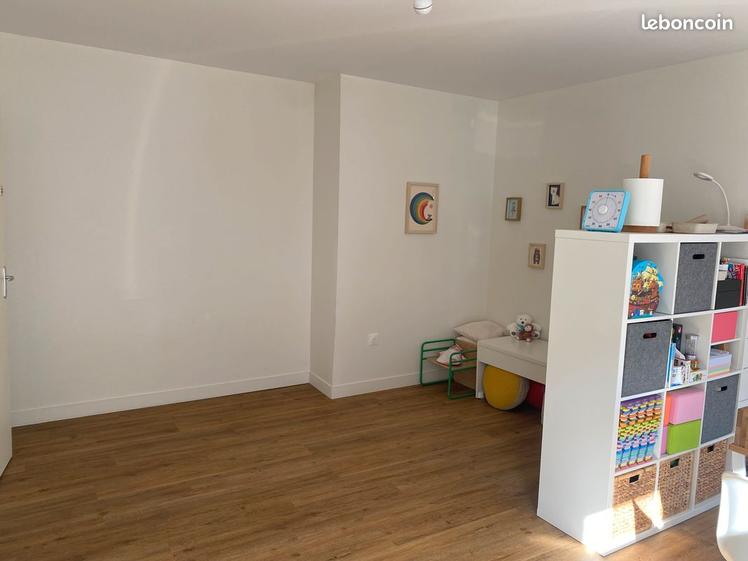 Bureau lumineux de 17,7 m² en plein centre de Saint-André-lez-Lille — photo 3