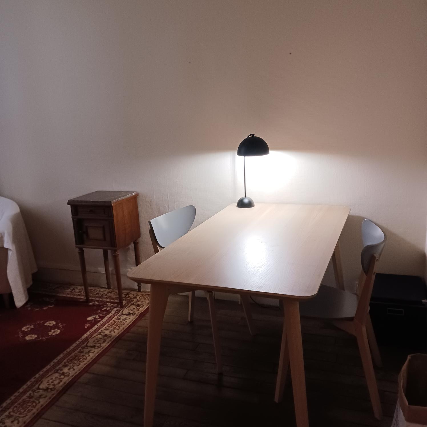 Salle de consultation meublée rue de Naples, Paris 8e — photo 2