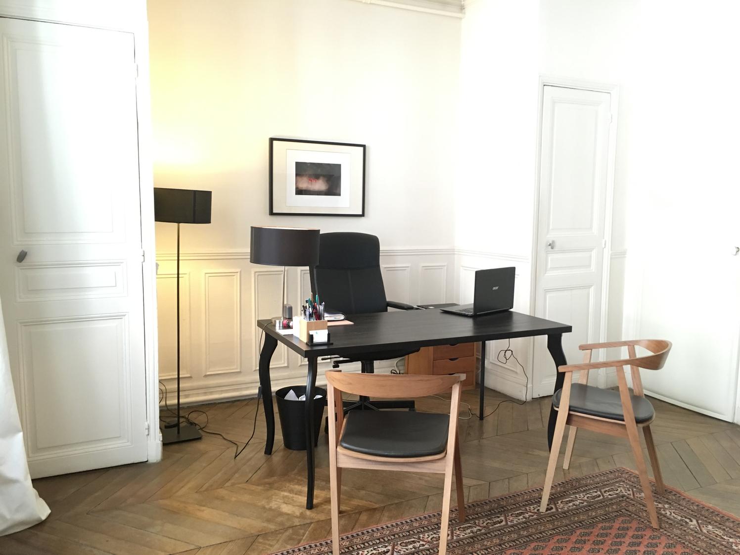 Salle de consultation meublée rue de Naples, Paris 8e — photo 3