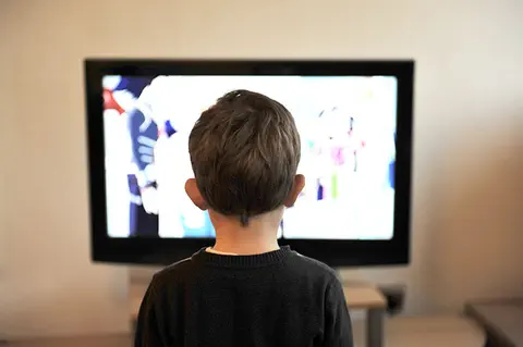 Suppression de la pub des programmes jeunesse : les pédiatres mettent la pression sur les sénateurs