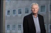 Le biologiste de l’Université Rockefeller Michael W. Young reçoit le prix Nobel pour ses travaux précurseurs sur le rythme circadien