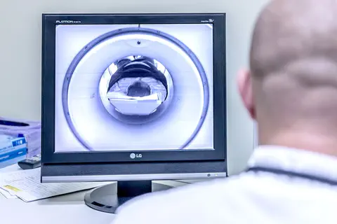 IRM et Scanner : UniHA attribue un marché de 47 millions d’euros pour les hôpitaux publics