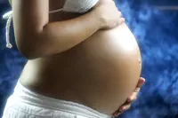 Avantage maternité : les professions paramédicales exigent l’égalité de traitement avec les médecins