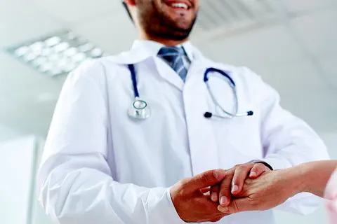 Hépatite C : vers une prise en charge des cas les plus simples par les médecins généralistes et les soignants