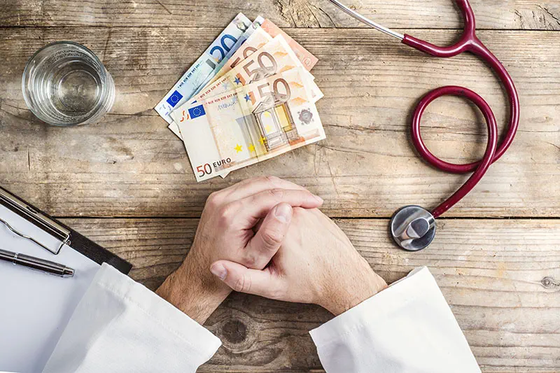 Baisse de 6 du forfait structure en 2017 pour les médecins — free download