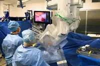 Le centre de chirurgie robotique des HCL s’offre un second robot pour la chirurgie colorectale et l’évaluation scientifique 