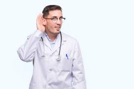 COVID-19, les jeunes médecins se plaignent de la cacophonie