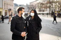 Prévention du #COVID19 : faut-il porter un masque dans la rue ?