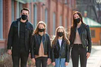 #COVID19 : L’académie de Médecine propose de rendre obligatoire le port de masques antiprojection « alternatifs » pour le public