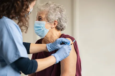Quel consentement à la vaccination contre la Covid-19 pour les personnes âgées résidant en établissements ? 