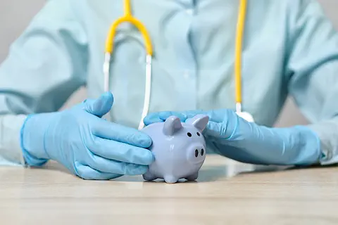 La FHF salue la revalorisation des salaires des 20 000 « Oubliés du Ségur » de la fonction hospitalière.