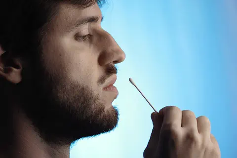 Peut-on faire confiance aux auto-tests de dépistage face aux variants du SARS-CoV-2 ?
