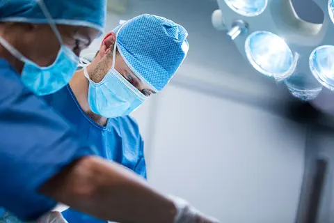 Première mondiale au CHU de Toulouse : néphrectomie partielle robot-assistée sur greffon unique
