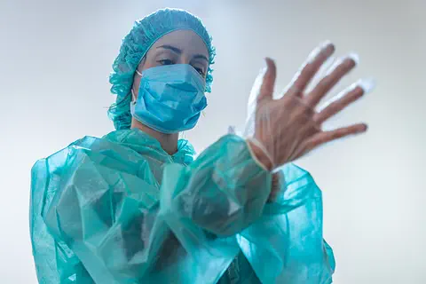 Covid-19 : les indicateurs hospitaliers s’améliorent, mais demeurent plus élevés parmi les patients non-vaccinés