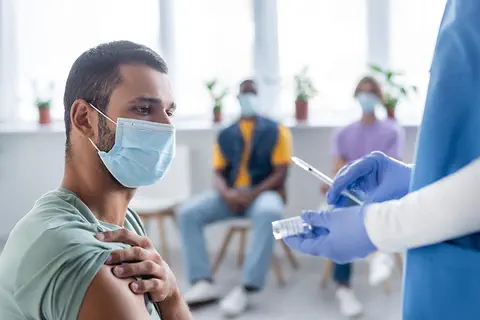 Vaccin Covid : la dose de rappel désormais obligatoire pour les soignants et les pompiers